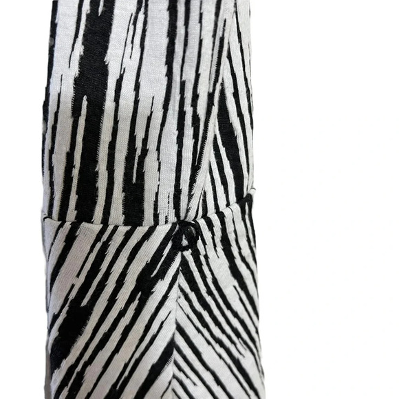 Lane Bryant Dress Size 16 Black and White Zebra Striped Knee Length Sleeveless - Picture 4 of 8